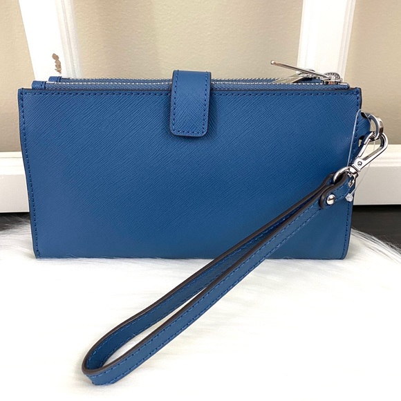 Michael Kors Jet Set Travel Double Zip Wristlet - Picture 3 of 9